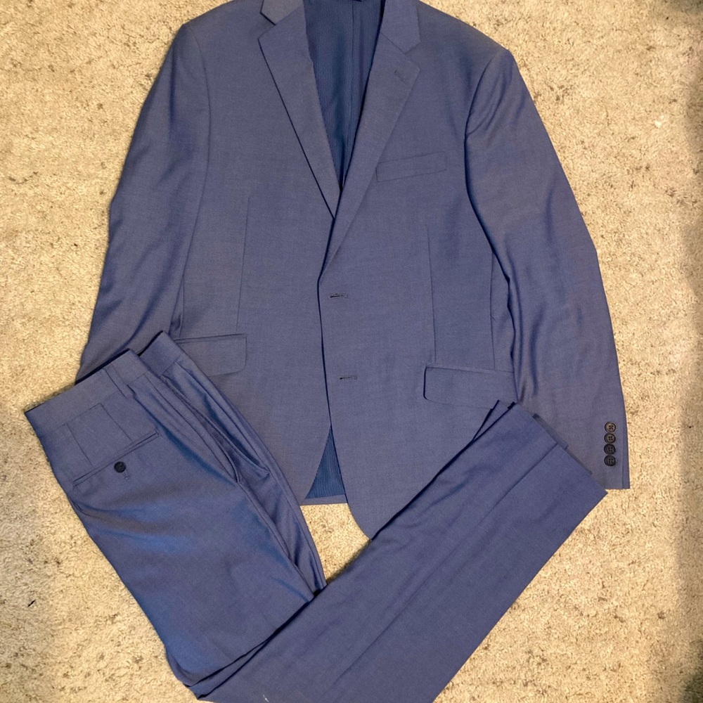 Blue Madison Modern Fit Men’s Suit. 42s